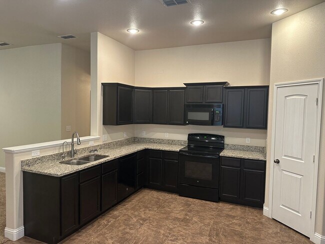 Building Photo - Milwaukee Ridge Gem with Open Living & Resort-Style Amenities