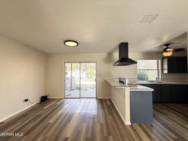 Building Photo - 10407 Ashwood Dr