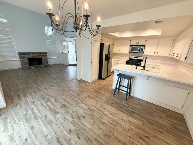 Building Photo - Gorgeous 3 bedroom home In the heart of Mission Viejo!