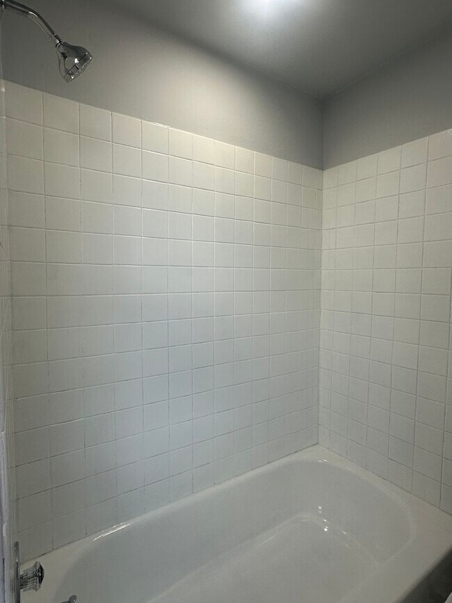 Building Photo - 125 Pennington Ave