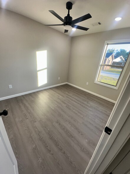 Building Photo - 103 Weston Cv