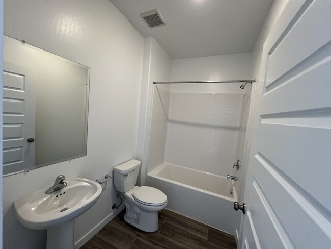 Building Photo - 8720 Hamblen Ct