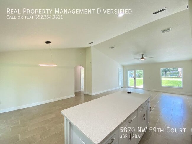 Building Photo - 5870 NW 59th Ct