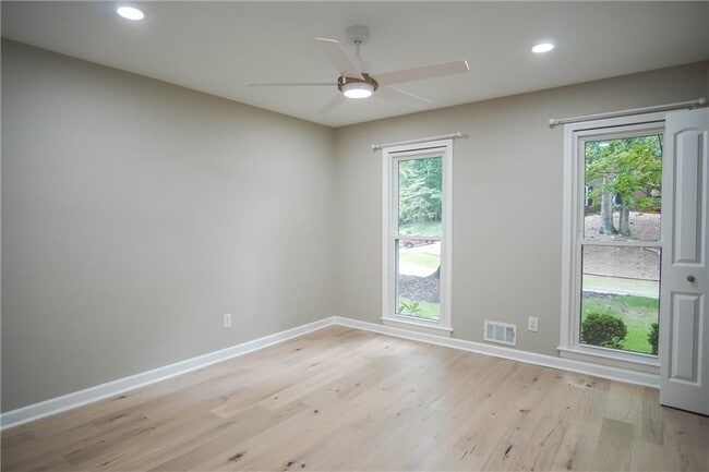 Building Photo - 2344 Milstead Cir NE