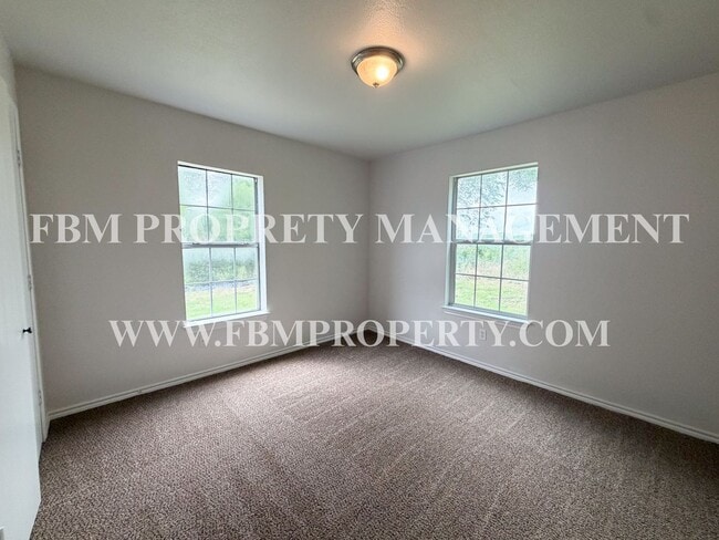 Building Photo - 1309 N Clay St