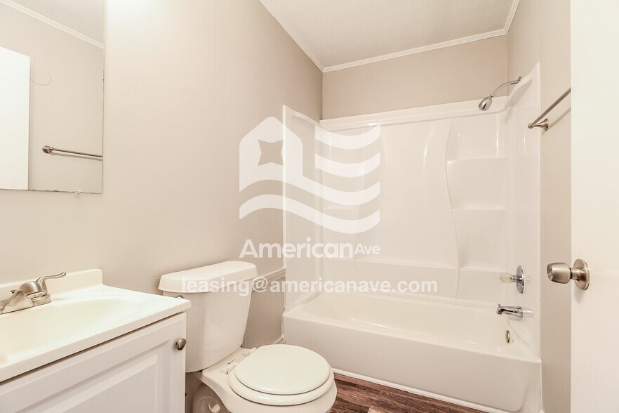 Building Photo - 14 Crofton Dr