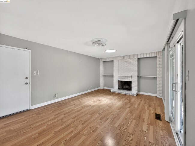 Building Photo - 2928 Rio Grande Dr
