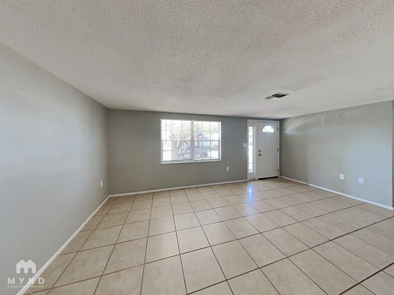Building Photo - 9136 Suffolk Ln