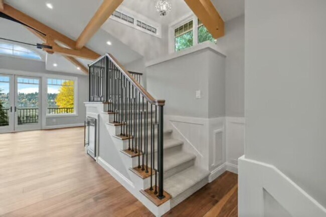 Building Photo - 3Bd/3.5Ba Kirkland Home