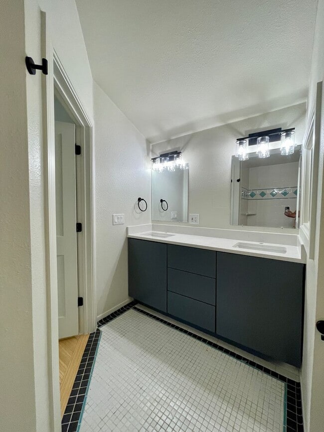 Building Photo - 4718 Depew Ave