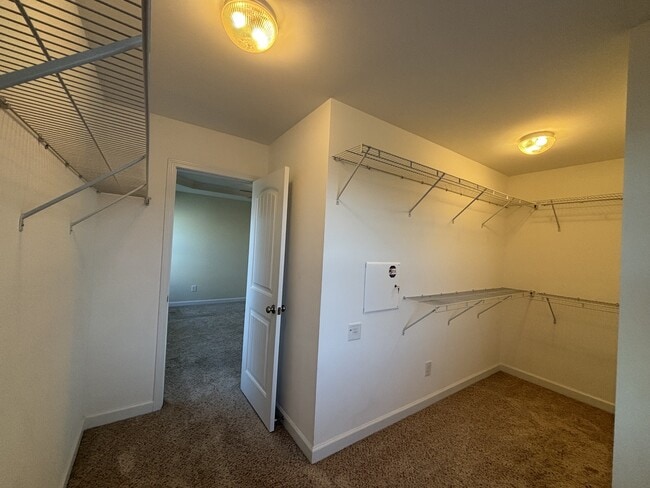 Building Photo - 5407 Nessee St