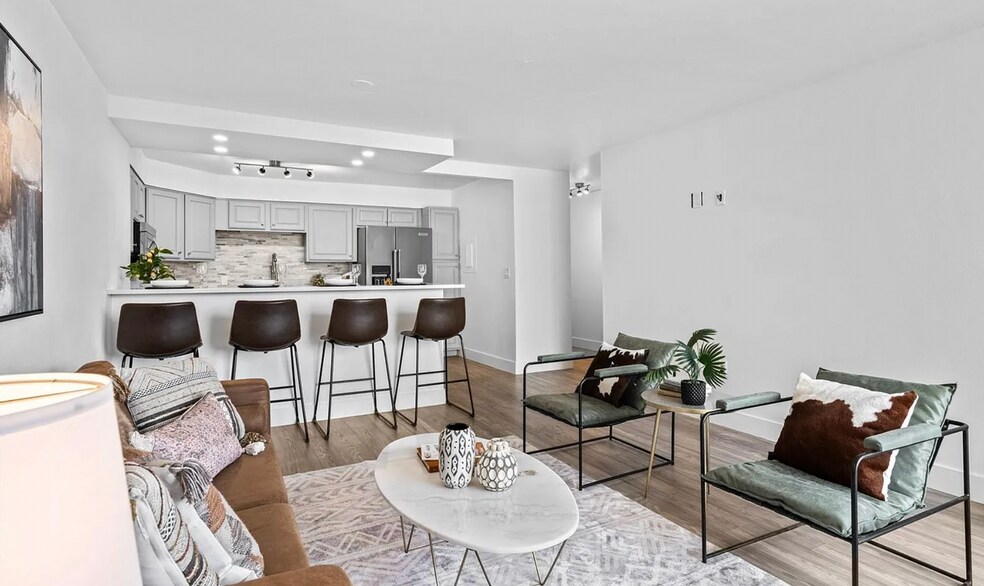 Building Photo - 1625 Larimer St