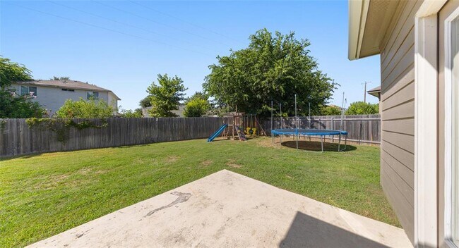 Building Photo - 201 Bougainvillea Lp