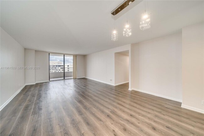 Building Photo - 2500 Parkview Dr