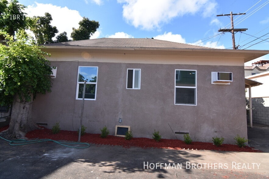 Building Photo - 1336 S Catalina St