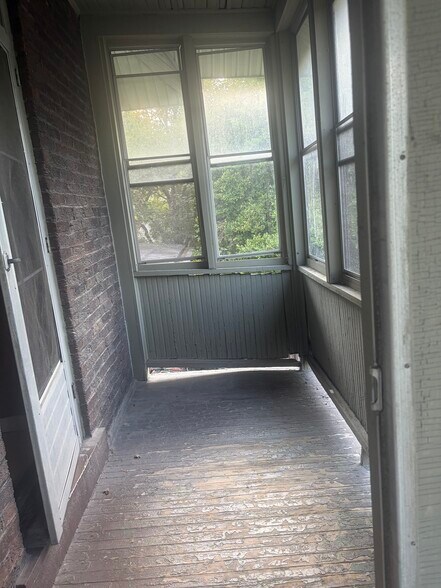 Building Photo - 316 Buttles Ave