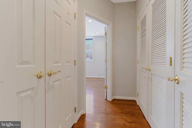 Building Photo - 725 Ridgemont Ave