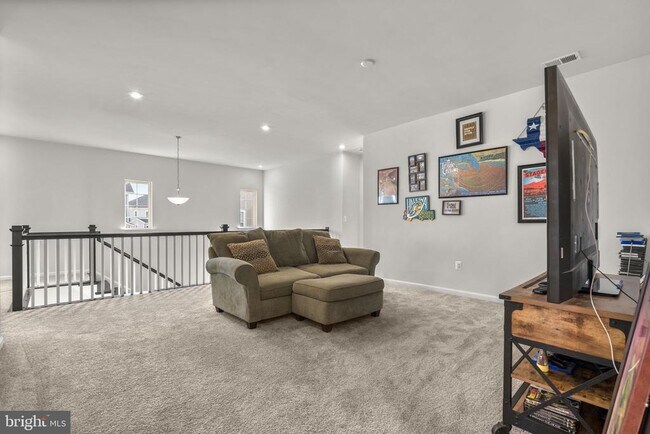 Building Photo - 68 SNOWDROP Dr