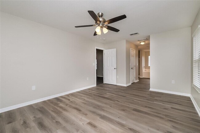 Building Photo - 1067 Aladdin Rd