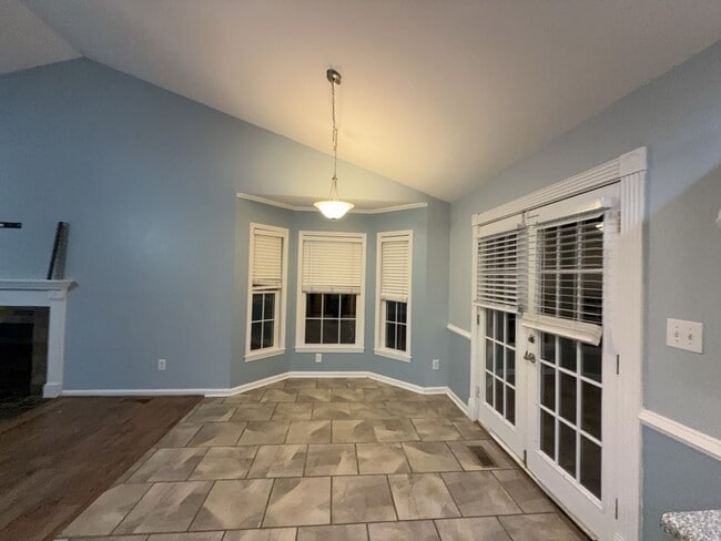 Building Photo - Justice Rd Avail for Rent!