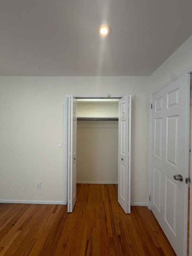 Building Photo - 268 Chesterton Ave
