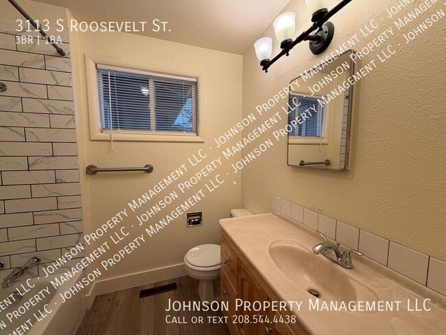 Building Photo - 3113 S Roosevelt St