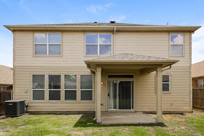 Building Photo - 824 Honey Dew Ln
