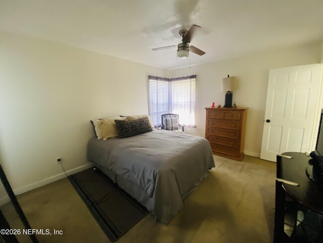 Building Photo - 2280 Ironstone Dr E