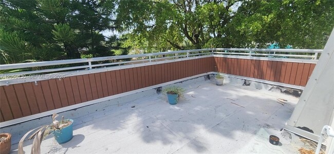 Building Photo - 4081 NE 14th Ave