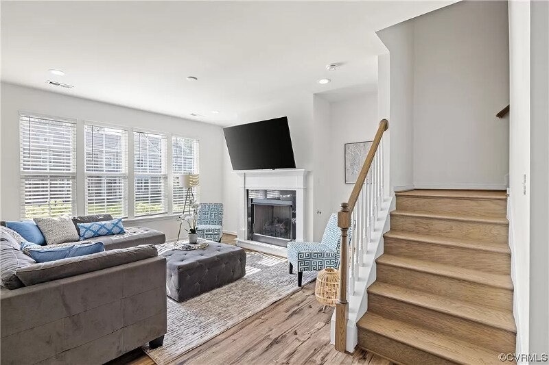 Building Photo - 227 Hanging Fern Alley