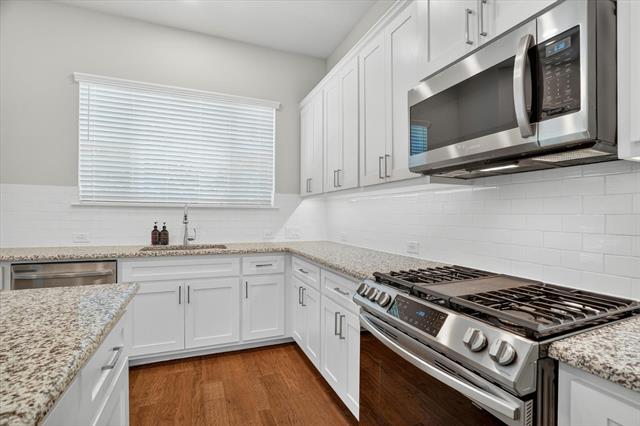 Building Photo - 6330 Oakbend Cir