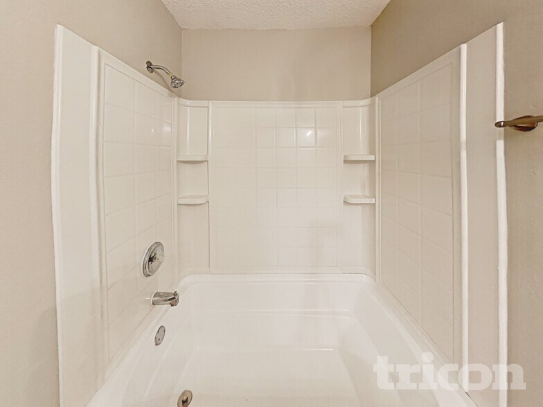 Building Photo - 2904 Crimson Clover Dr