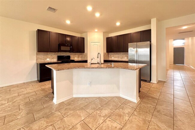 Building Photo - 25302 Farmdale Ln