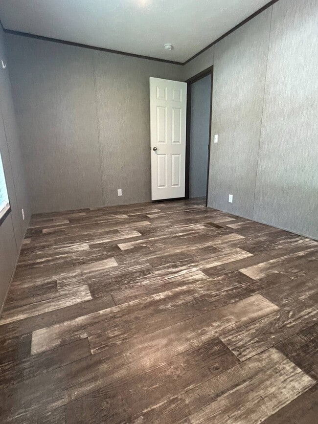 Building Photo - 575 Payne Creek