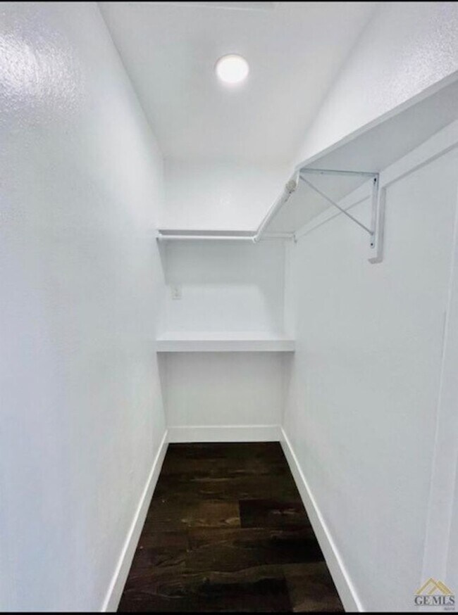 Building Photo - REMODELED 3 bed 2 bath in SW