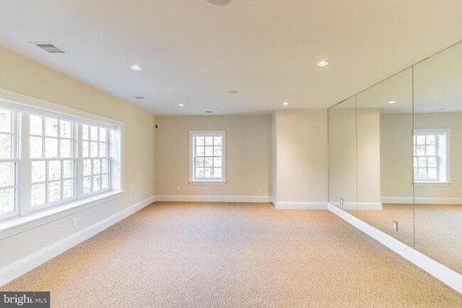 Building Photo - 1911 Stone Ridge Ln