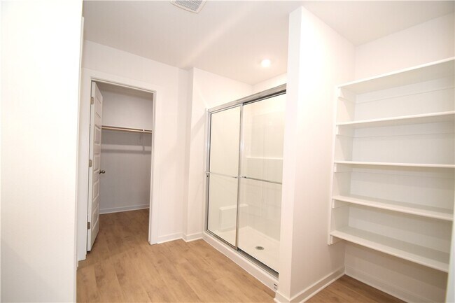 Building Photo - 517 Colorado St