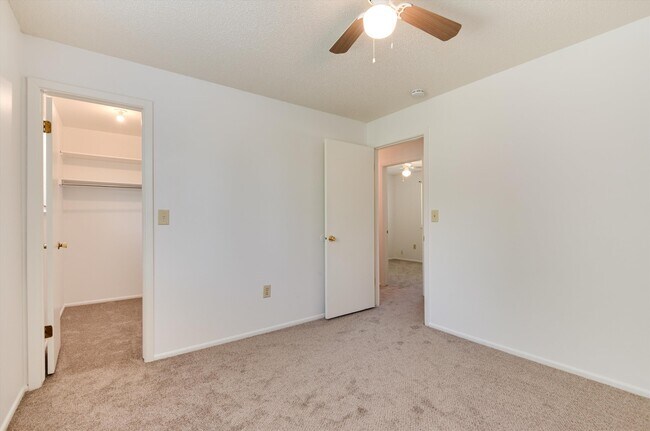 Building Photo - 16176 E Bates Dr
