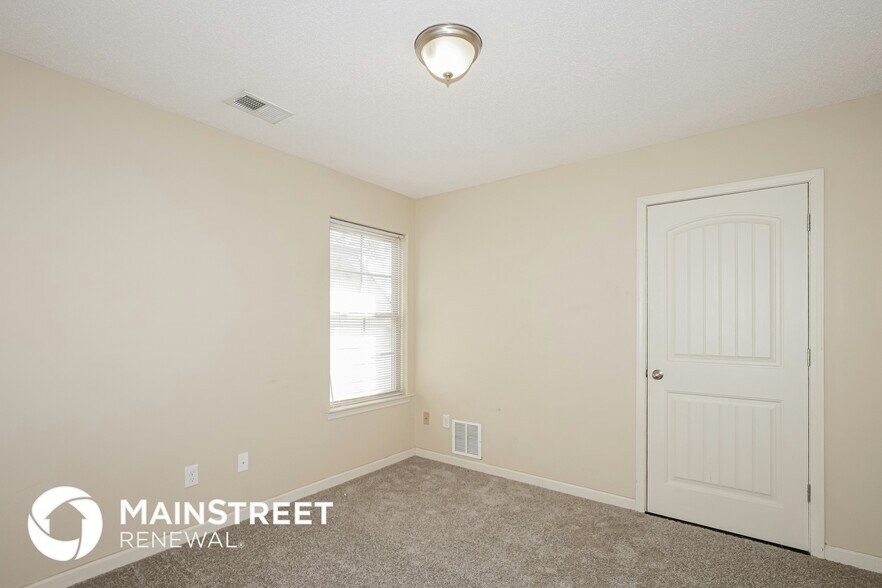 Building Photo - 7399 Brentlawn Dr