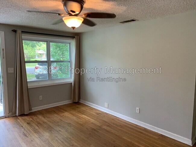 Building Photo - 1519 Balsam St