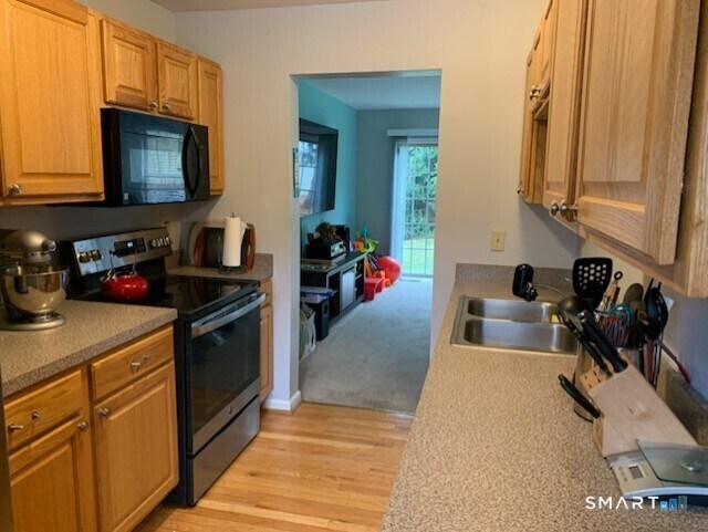 Building Photo - 19 Hawthorne Dr