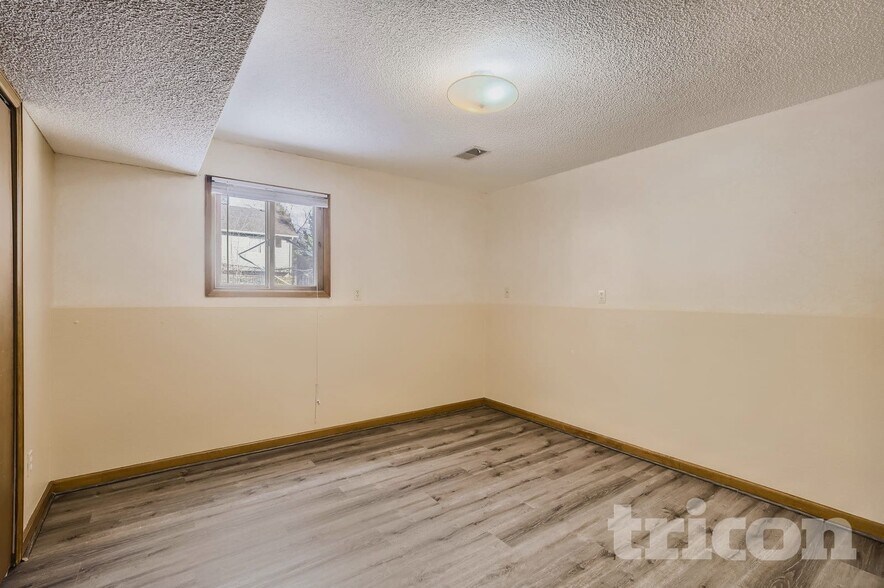 Building Photo - 4937 W 8th Street Rd