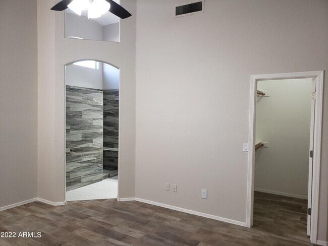 Building Photo - 3342 W Ross Dr