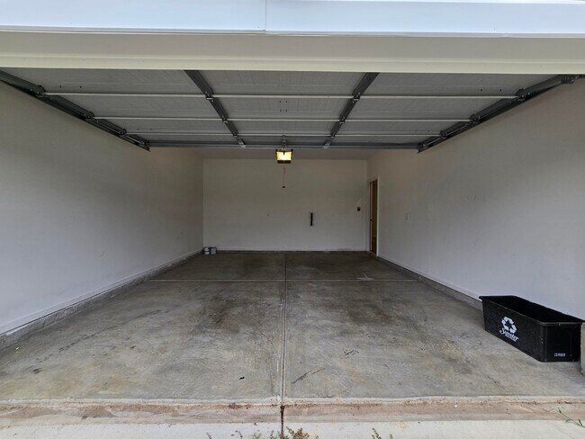 Building Photo - 2967 Old Field Rd