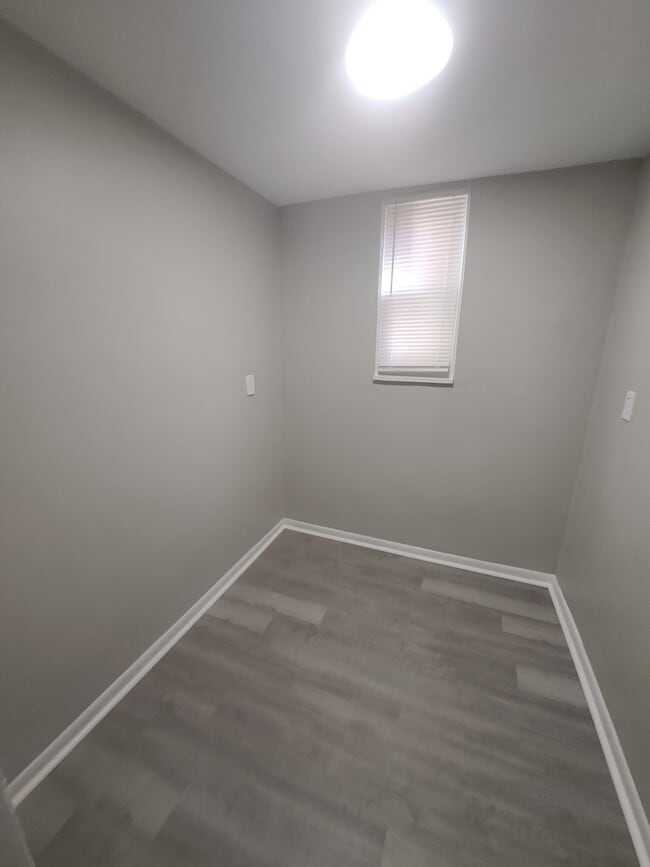 Building Photo - 326 Church Ave