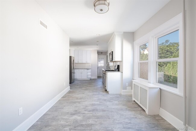 Building Photo - 1306 Henry Ave