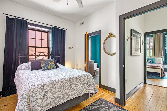 Building Photo - 206 N 1st St