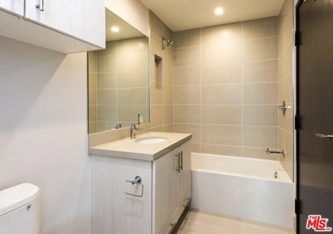 Building Photo - 483 Washington Blvd