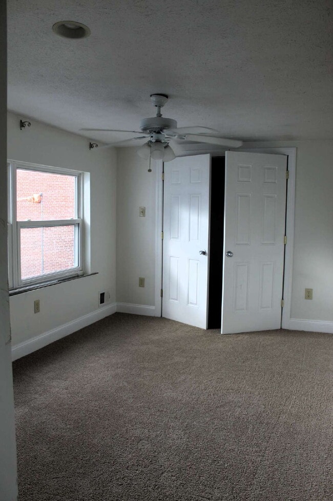 Building Photo - 1505 Sedgwick St