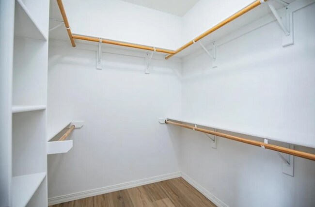 Building Photo - Great Location! Family House! 3 bedroom,  2.5 bathroom, large bonus room, 2 car garage